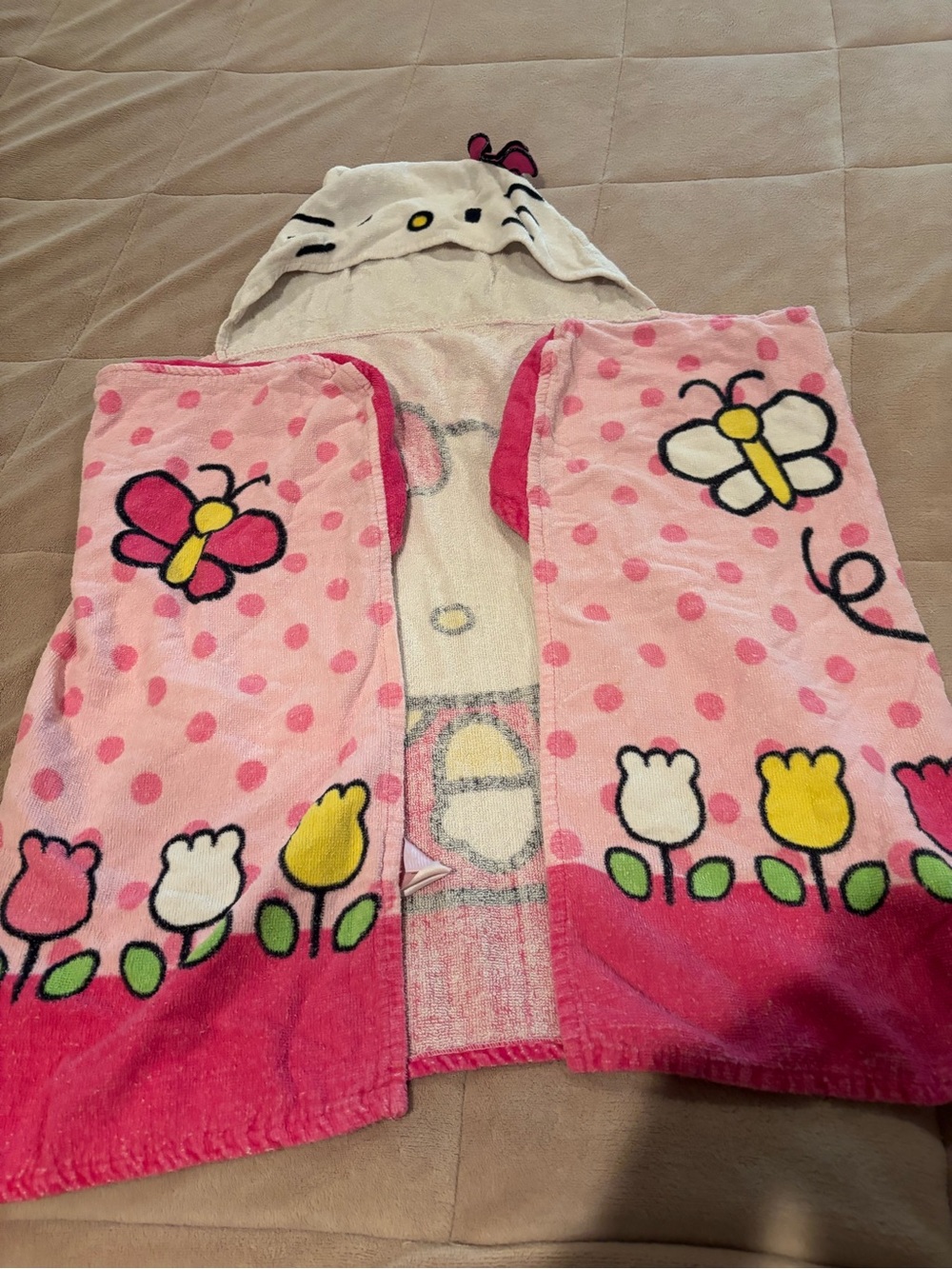 Hello kitty bath towel